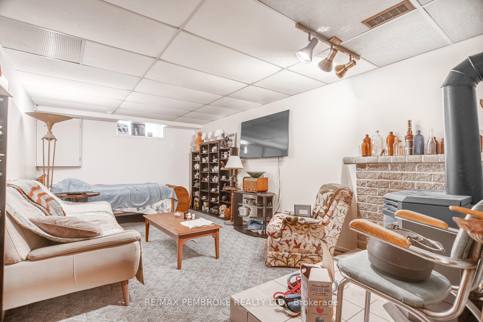 Photo 16 of 136 Ellis Avenue, Pembroke, Pembroke — HOMEH