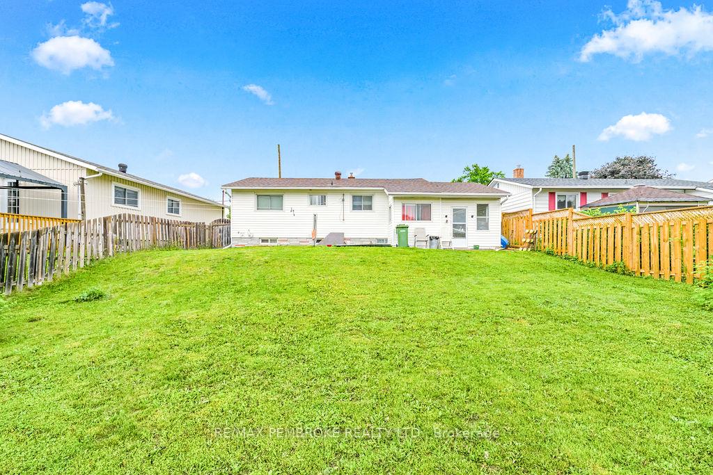 Photo 34 of 136 Ellis Avenue, Pembroke, Pembroke — HOMEH