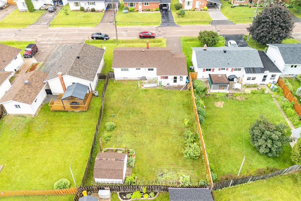 Photo 43 of 136 Ellis Avenue, Pembroke, Pembroke — HOMEH