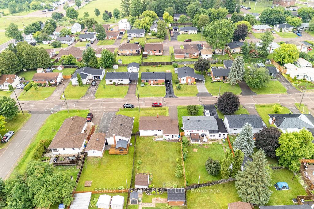 Photo 44 of 136 Ellis Avenue, Pembroke, Pembroke — HOMEH