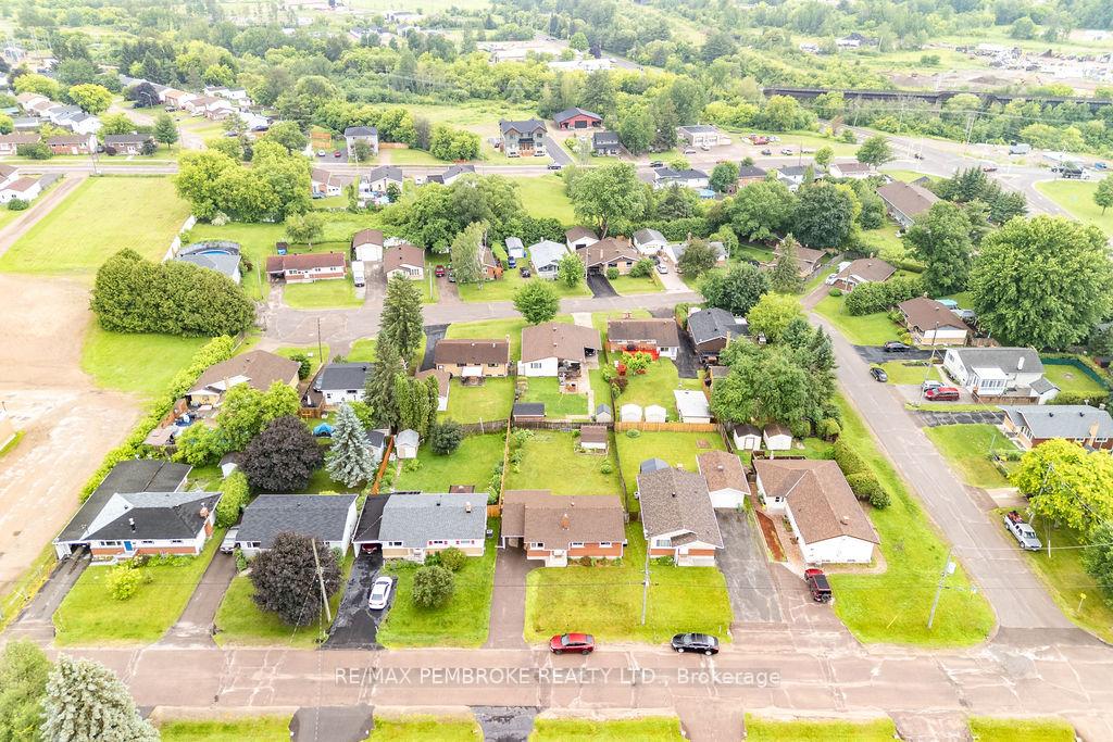 Photo 45 of 136 Ellis Avenue, Pembroke, Pembroke — HOMEH
