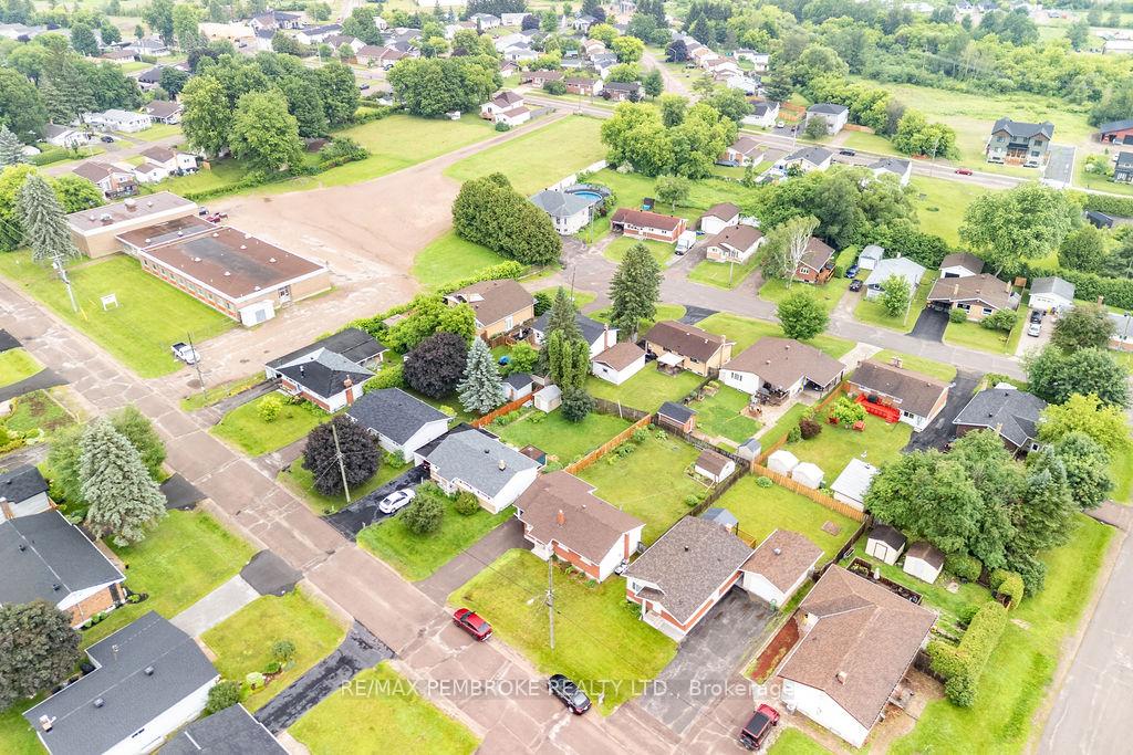 Photo 46 of 136 Ellis Avenue, Pembroke, Pembroke — HOMEH