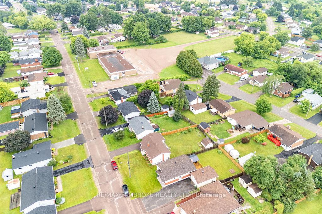 Photo 47 of 136 Ellis Avenue, Pembroke, Pembroke — HOMEH