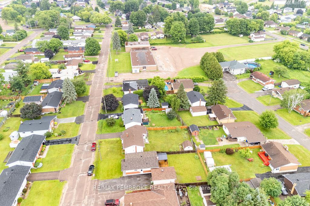 Photo 48 of 136 Ellis Avenue, Pembroke, Pembroke — HOMEH