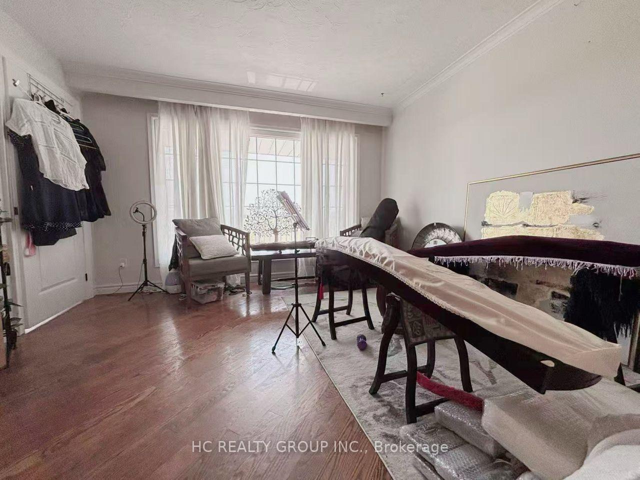Photo 6 of 983 Old Cummer Avenue, North York, Bayview Woods-Steeles — HOMEH