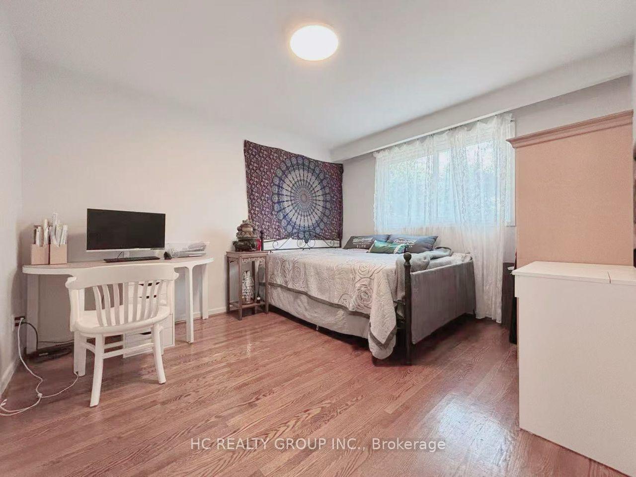Photo 7 of 983 Old Cummer Avenue, North York, Bayview Woods-Steeles — HOMEH