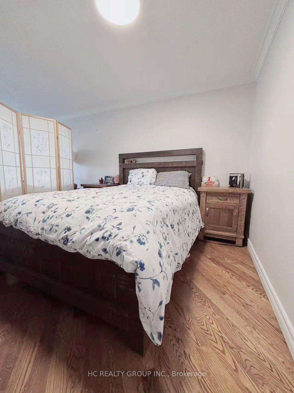 Photo 10 of 983 Old Cummer Avenue, North York, Bayview Woods-Steeles — HOMEH