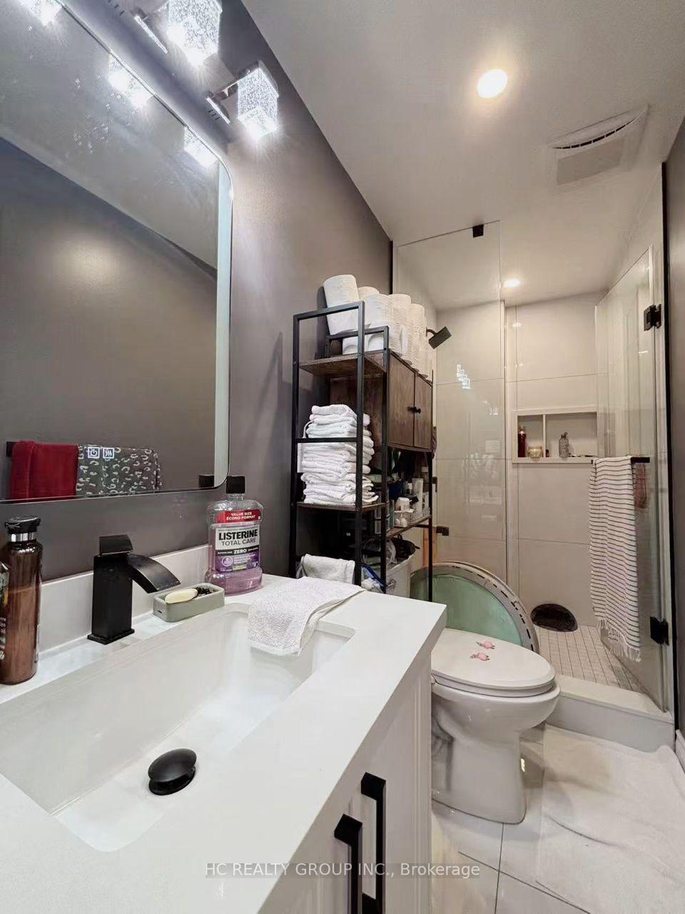 Photo 12 of 983 Old Cummer Avenue, North York, Bayview Woods-Steeles — HOMEH