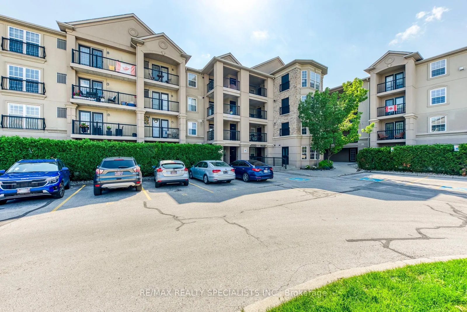 Photo 2 of Unit 308, 2035 Appleby Line, Burlington, Uptown — HOMEH