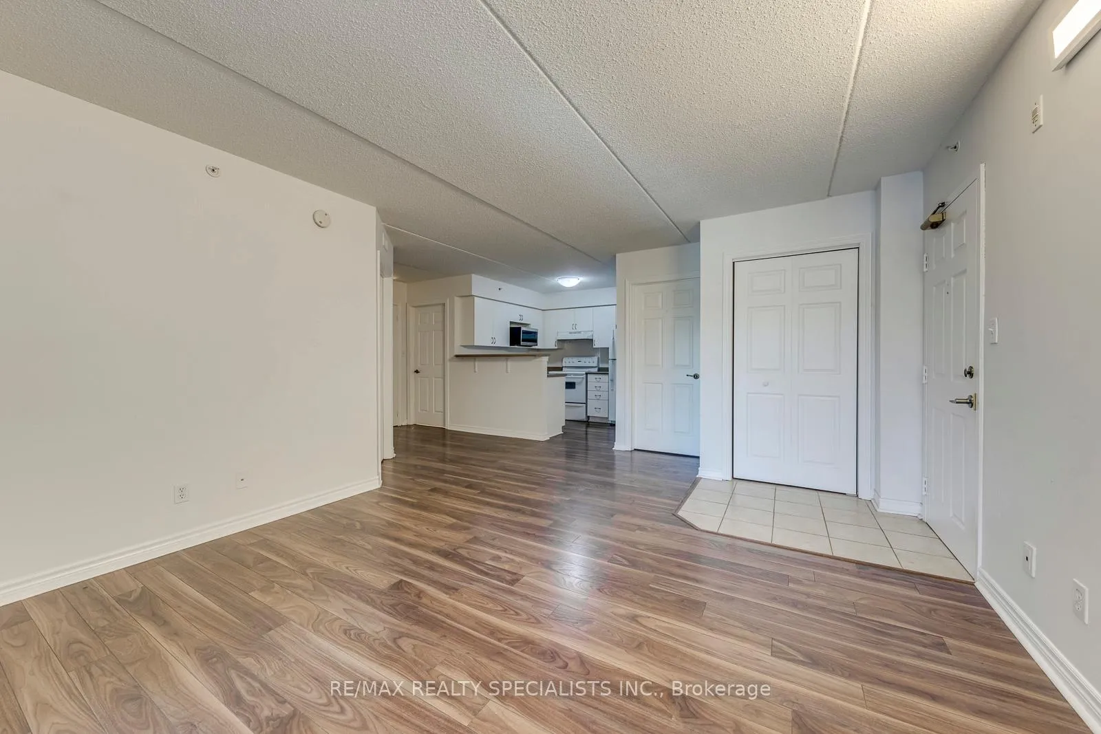 Photo 10 of Unit 308, 2035 Appleby Line, Burlington, Uptown — HOMEH