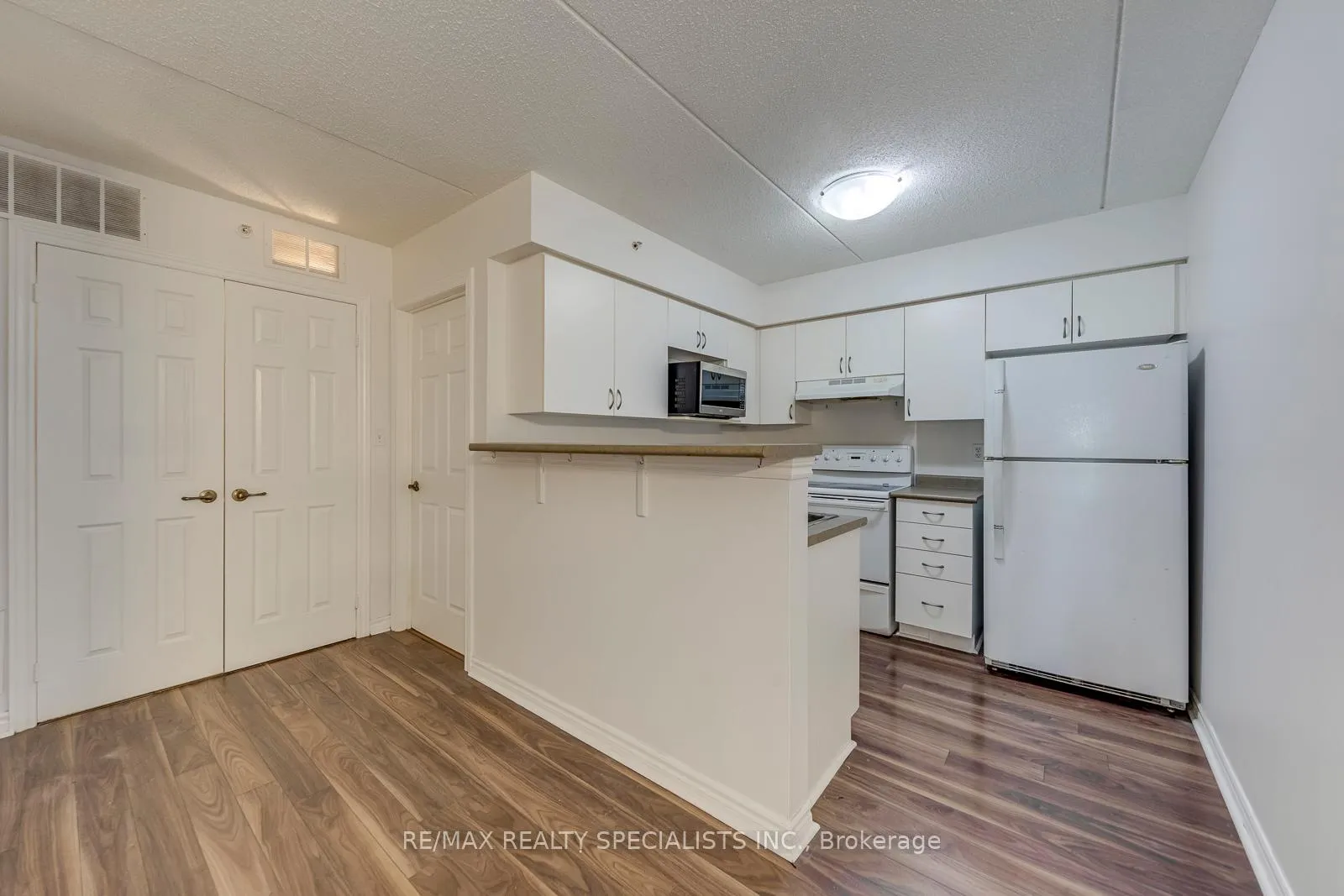 Photo 13 of Unit 308, 2035 Appleby Line, Burlington, Uptown — HOMEH