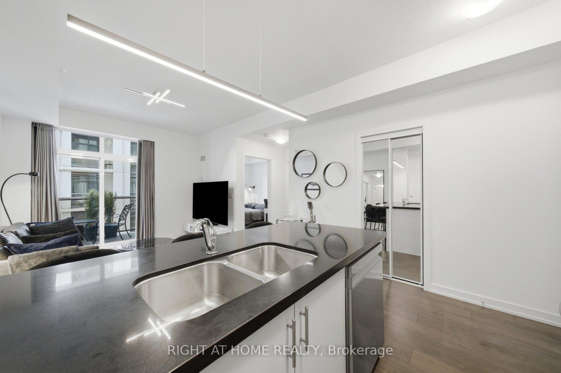Photo 5 of Unit 603, 81 Robinson Street, Hamilton, Durand — HOMEH