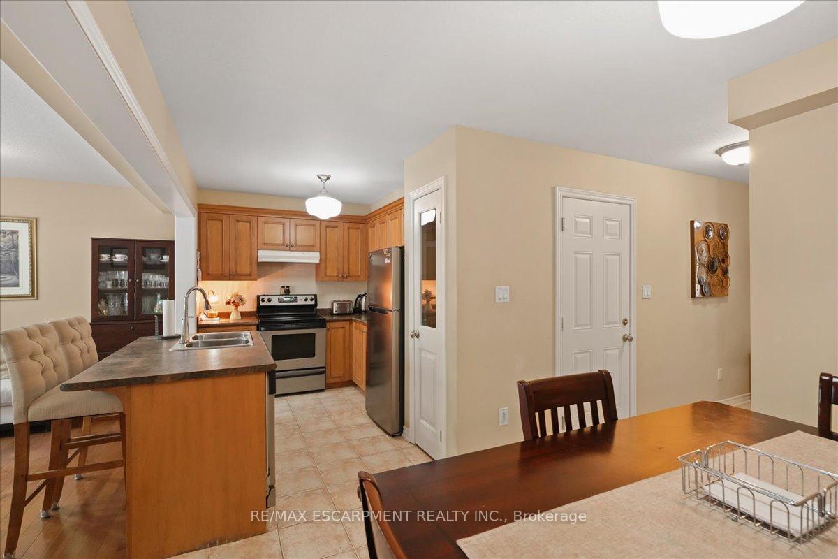 Photo 11 of Unit 3, 222 Fall Fair Way, Hamilton, Binbrook — HOMEH