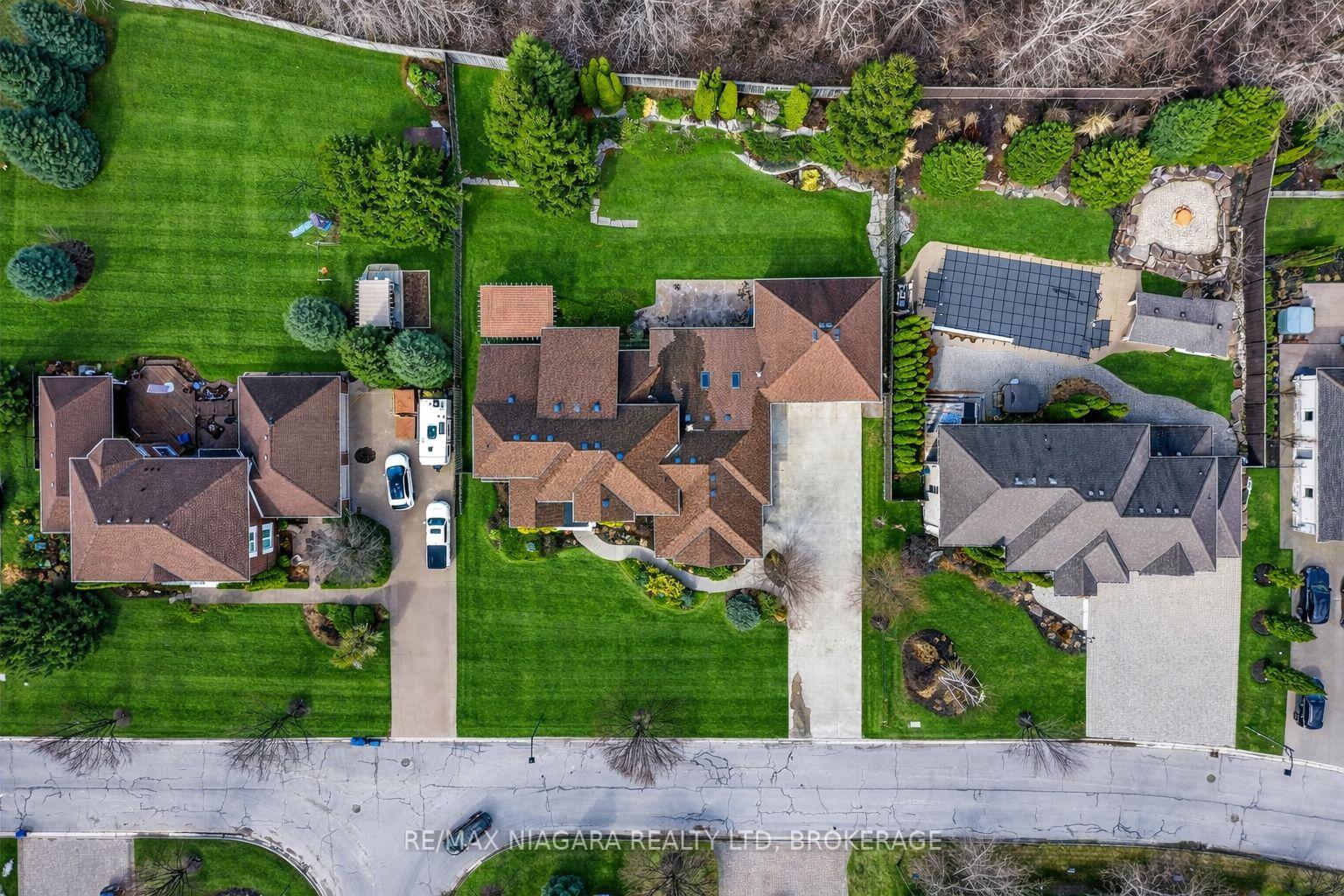 Photo 37 of 6775 Domenic Crescent, Niagara Falls, Stamford — HOMEH