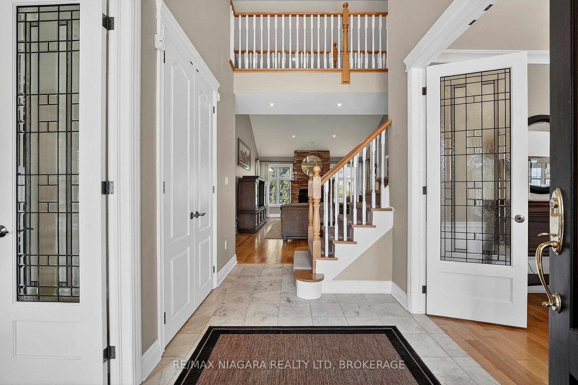 Photo 2 of 6775 Domenic Crescent, Niagara Falls, Stamford — HOMEH