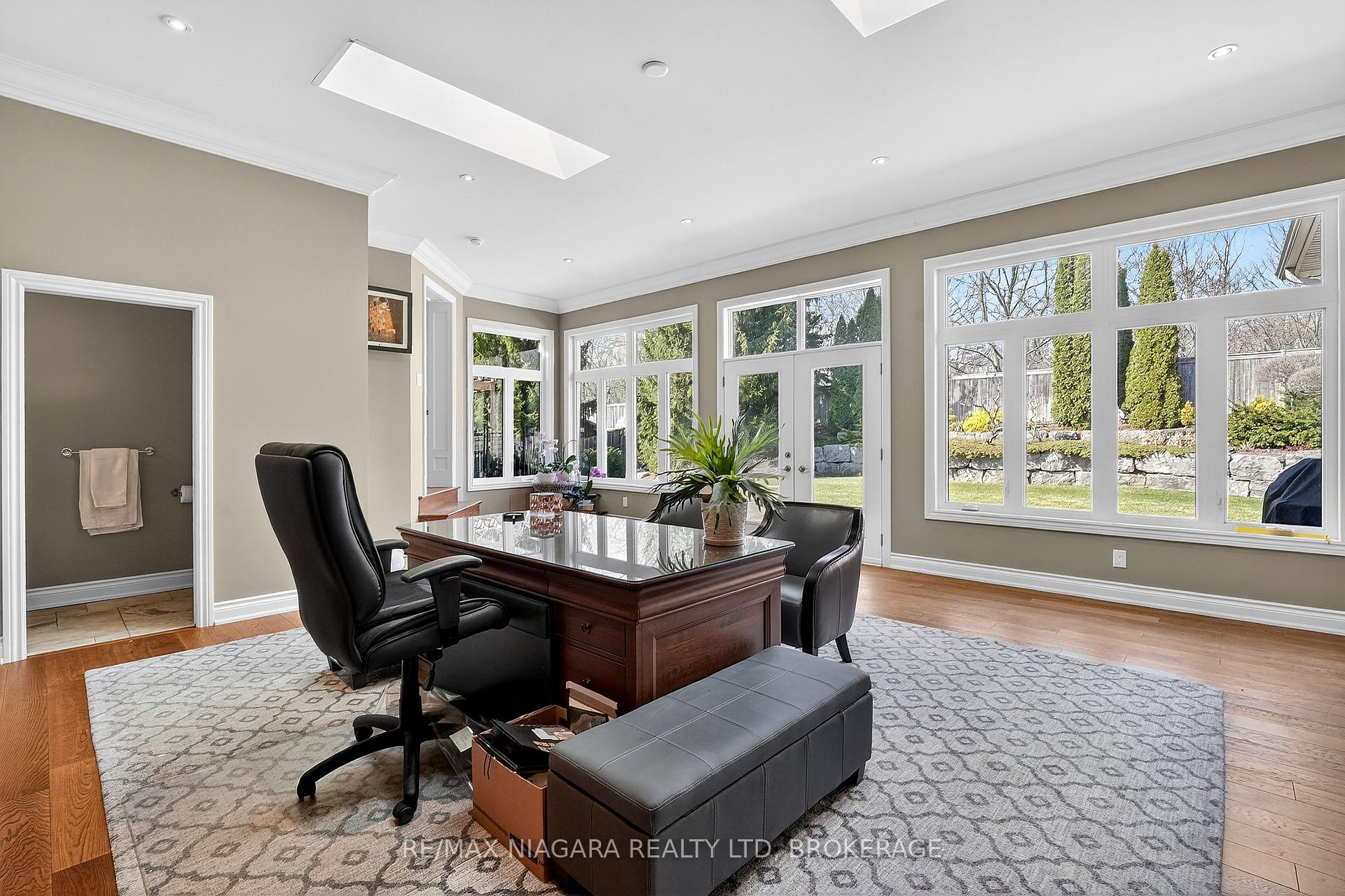 Photo 14 of 6775 Domenic Crescent, Niagara Falls, Stamford — HOMEH