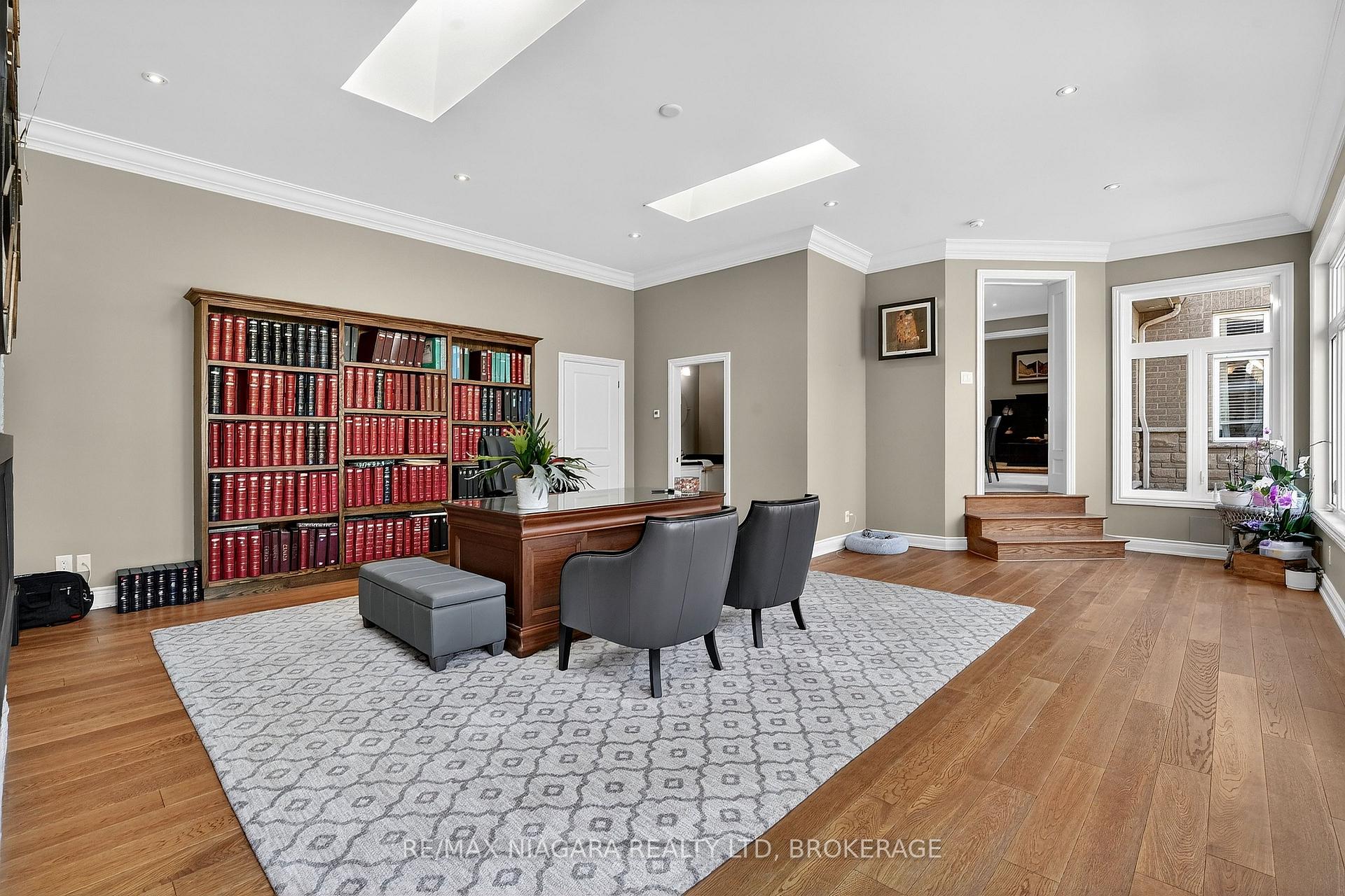 Photo 15 of 6775 Domenic Crescent, Niagara Falls, Stamford — HOMEH