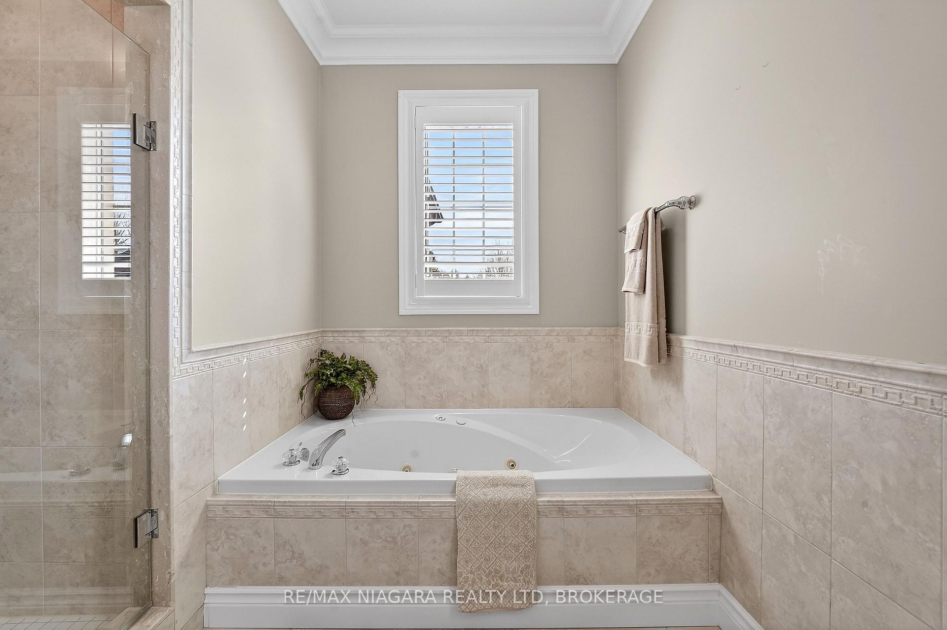 Photo 19 of 6775 Domenic Crescent, Niagara Falls, Stamford — HOMEH