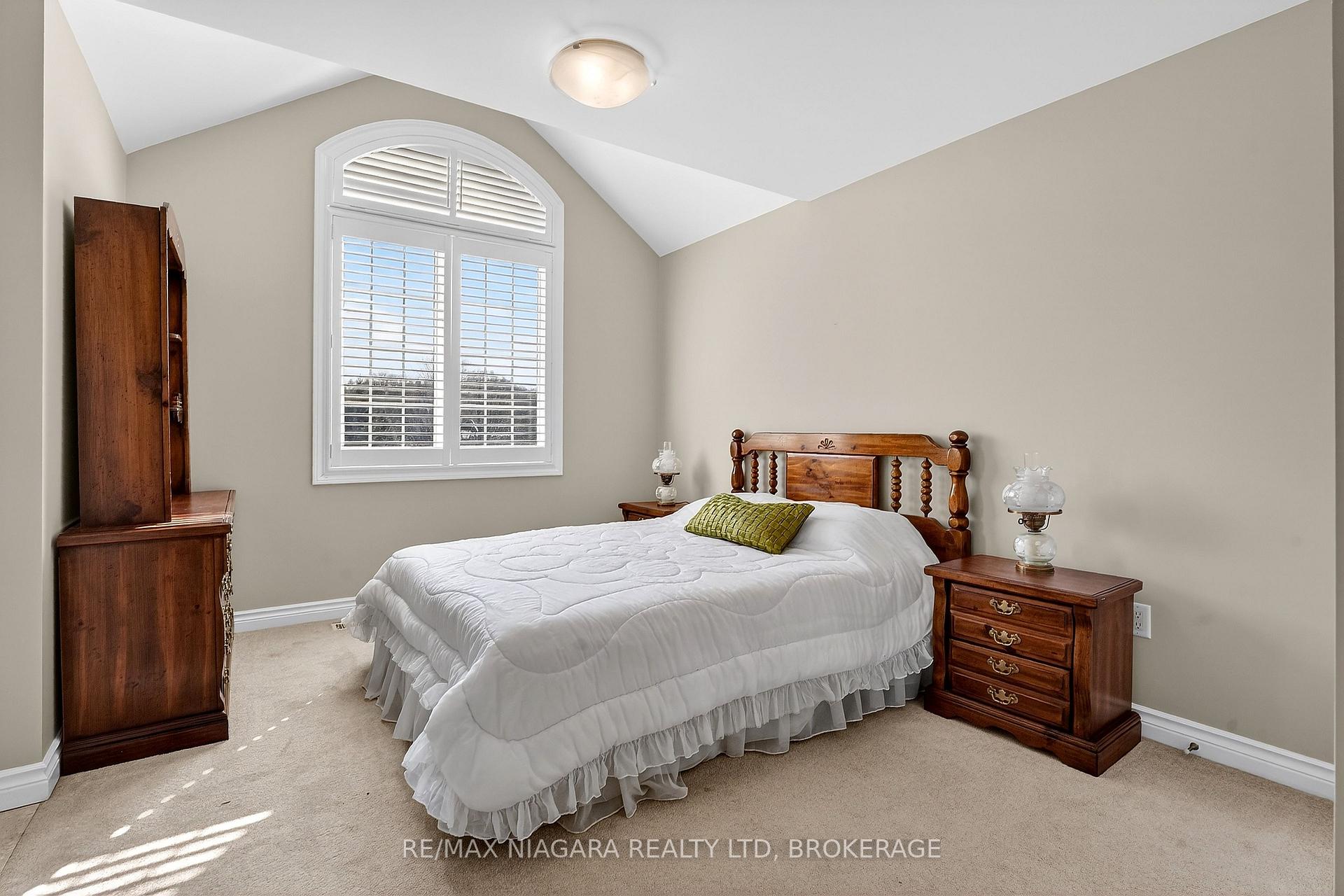 Photo 25 of 6775 Domenic Crescent, Niagara Falls, Stamford — HOMEH