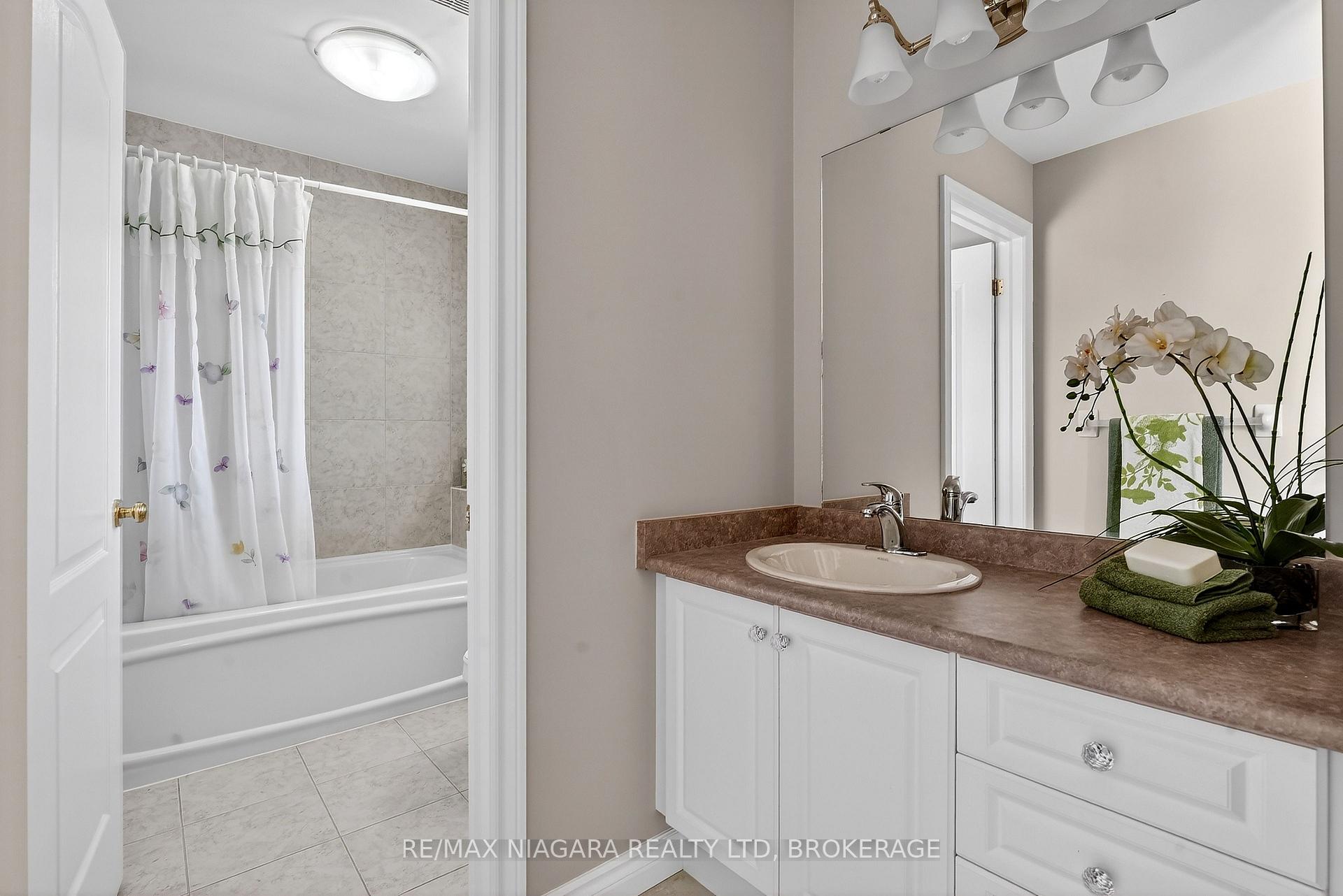 Photo 26 of 6775 Domenic Crescent, Niagara Falls, Stamford — HOMEH