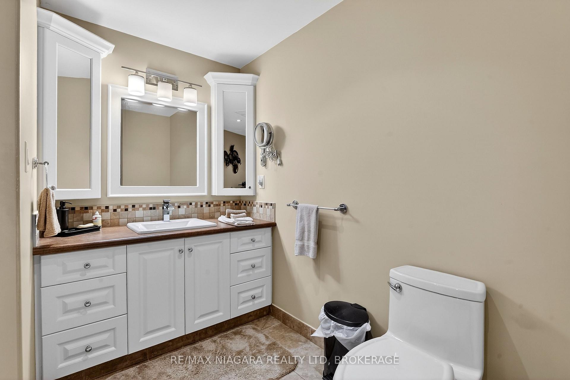 Photo 33 of 6775 Domenic Crescent, Niagara Falls, Stamford — HOMEH
