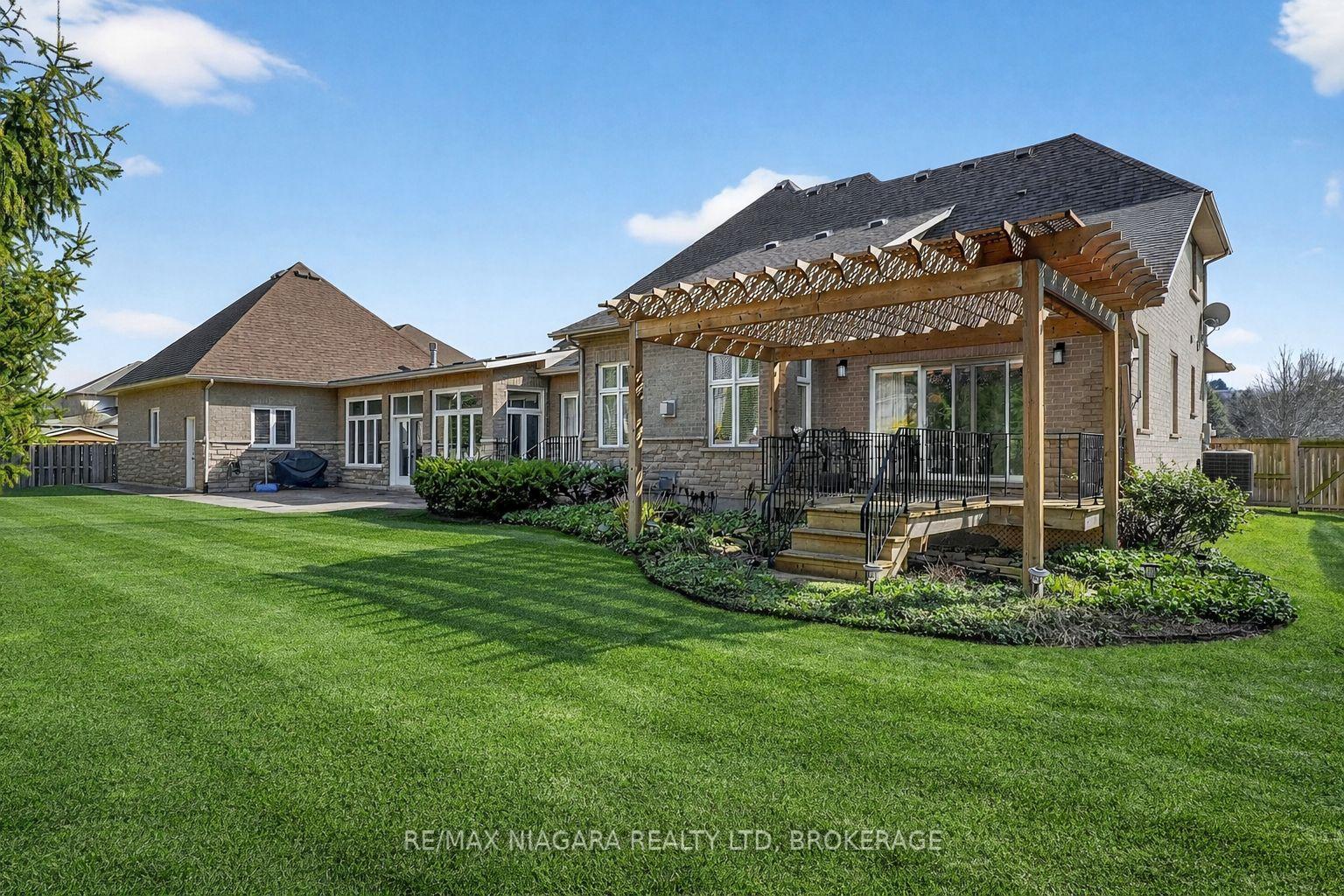 Photo 45 of 6775 Domenic Crescent, Niagara Falls, Stamford — HOMEH