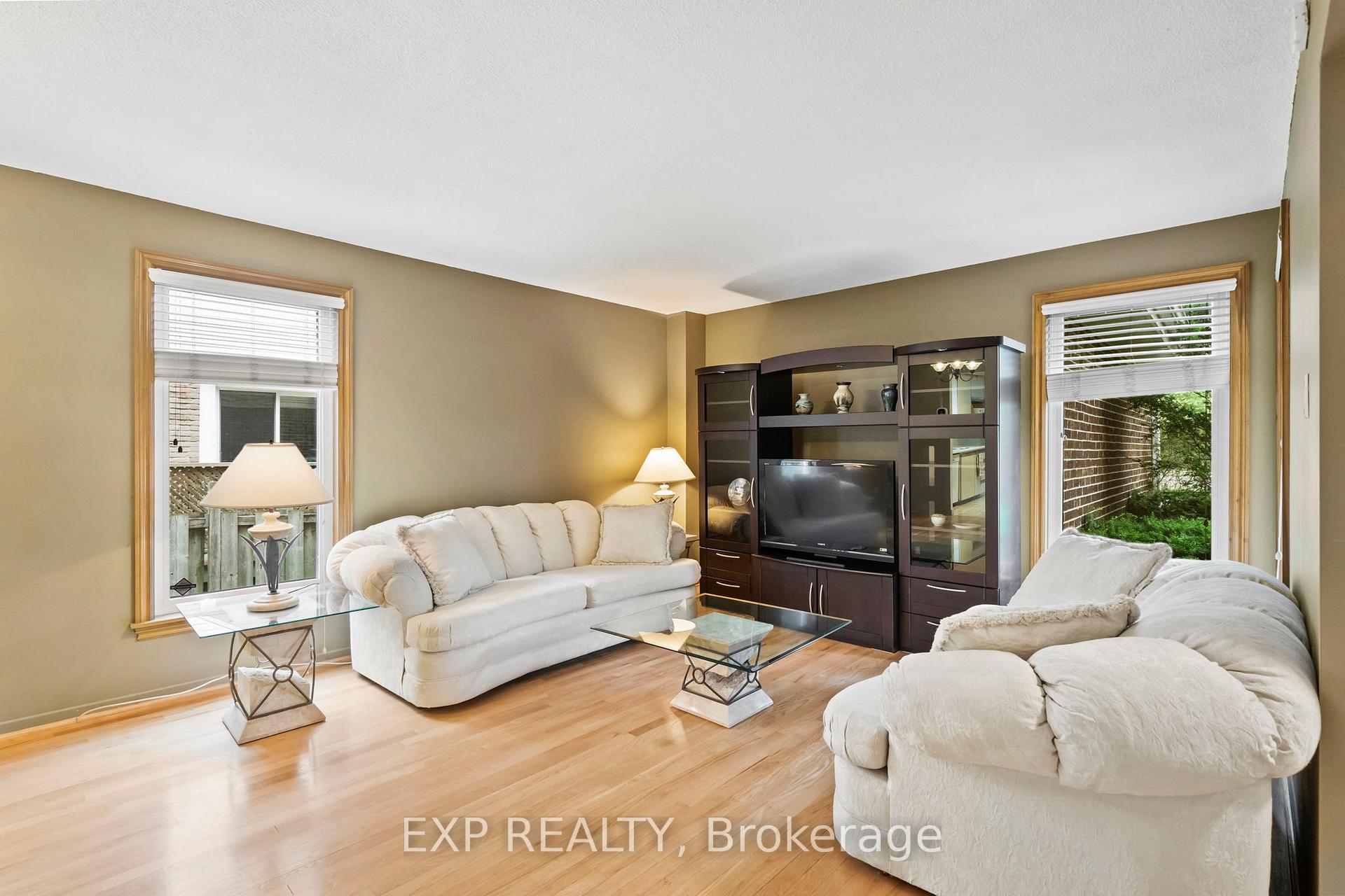 Photo 3 of 25 Lilac Avenue, Markham, Aileen-Willowbrook — HOMEH