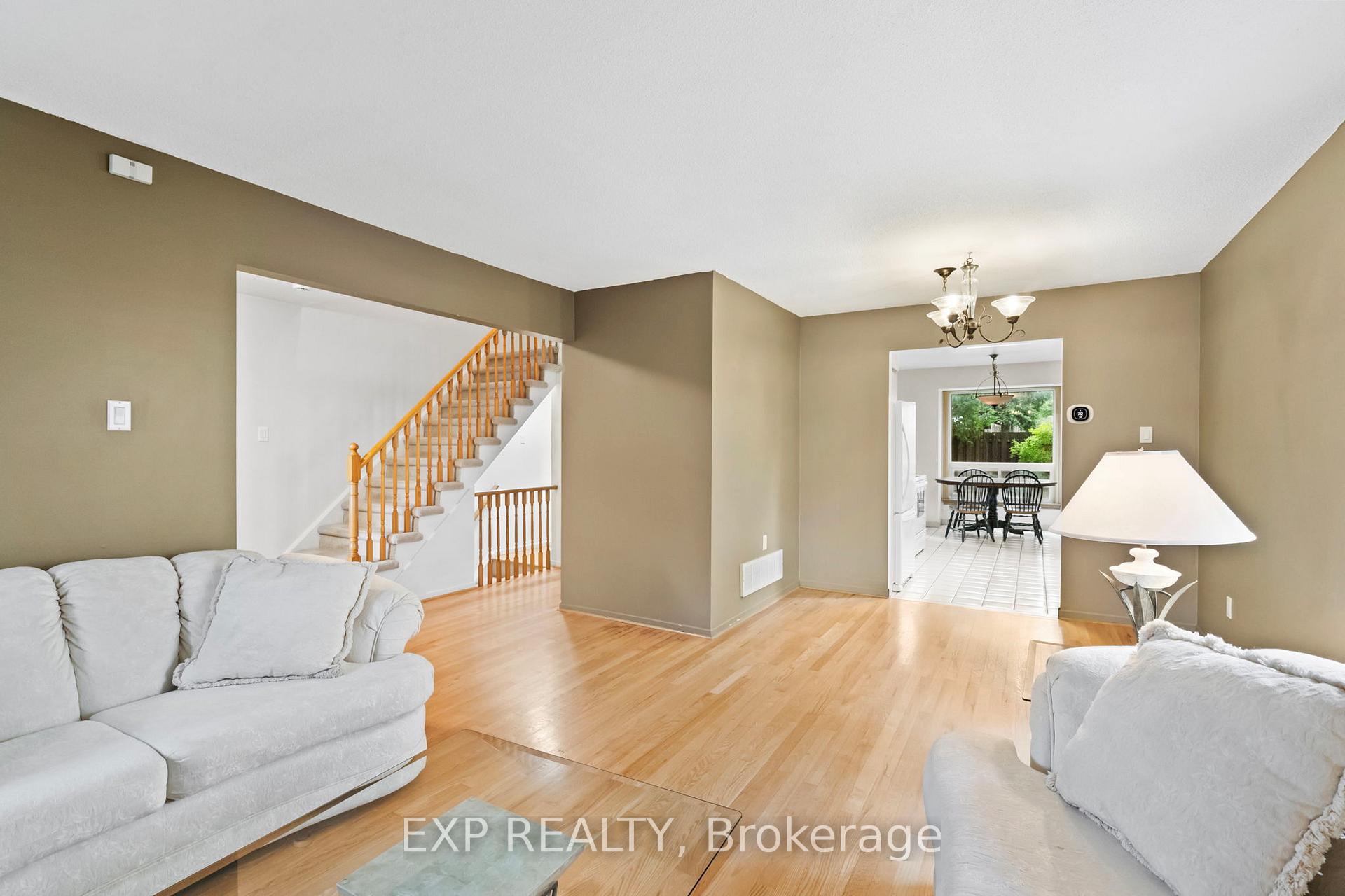 Photo 6 of 25 Lilac Avenue, Markham, Aileen-Willowbrook — HOMEH