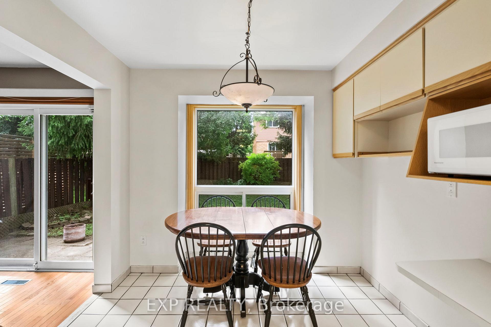 Photo 12 of 25 Lilac Avenue, Markham, Aileen-Willowbrook — HOMEH