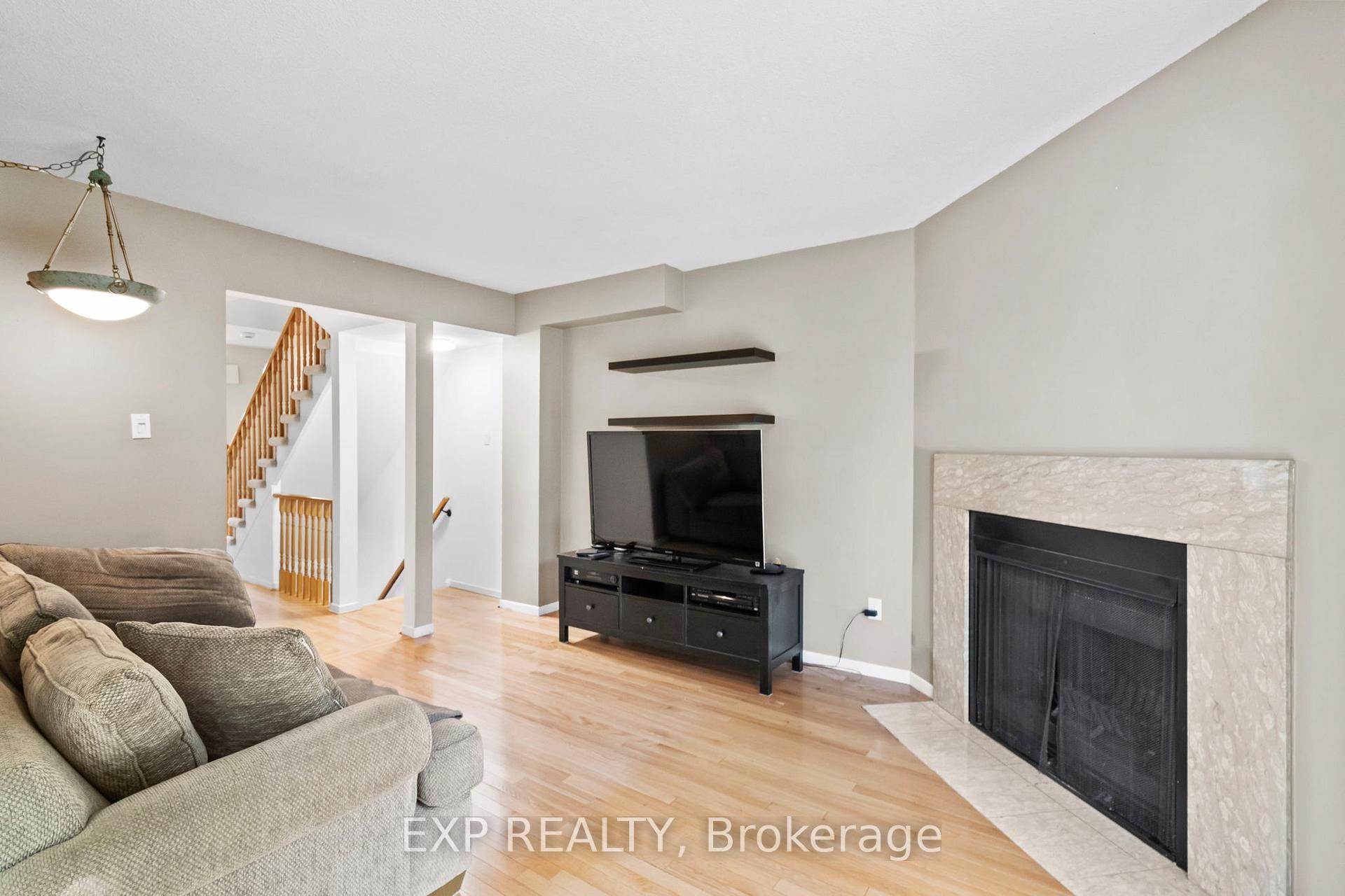 Photo 15 of 25 Lilac Avenue, Markham, Aileen-Willowbrook — HOMEH