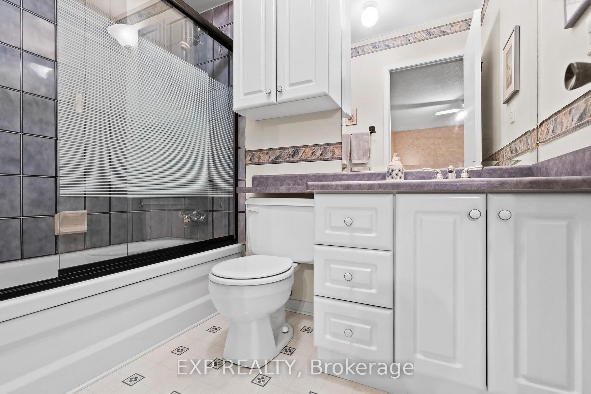 Photo 23 of 25 Lilac Avenue, Markham, Aileen-Willowbrook — HOMEH