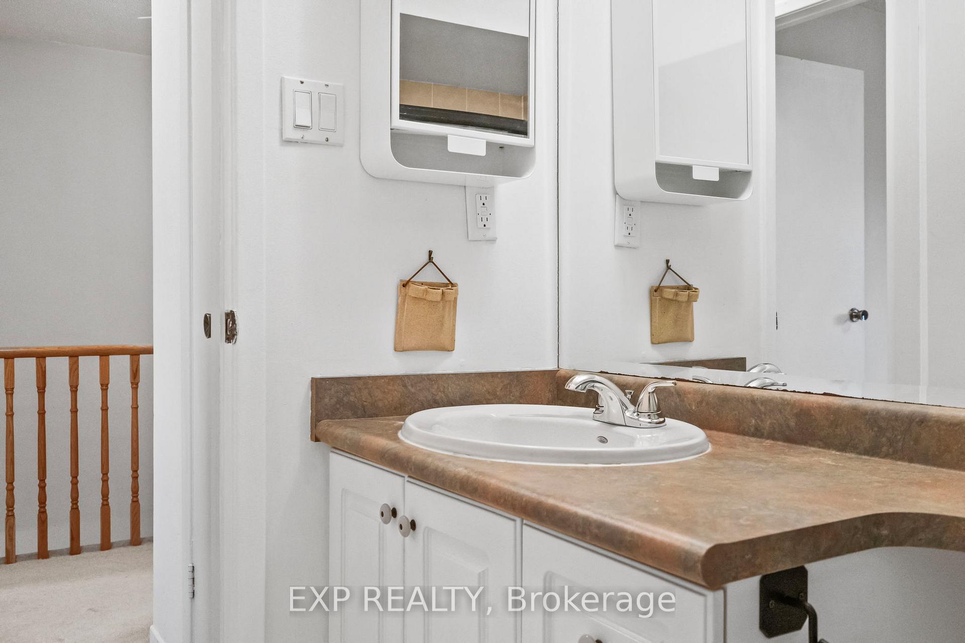 Photo 26 of 25 Lilac Avenue, Markham, Aileen-Willowbrook — HOMEH