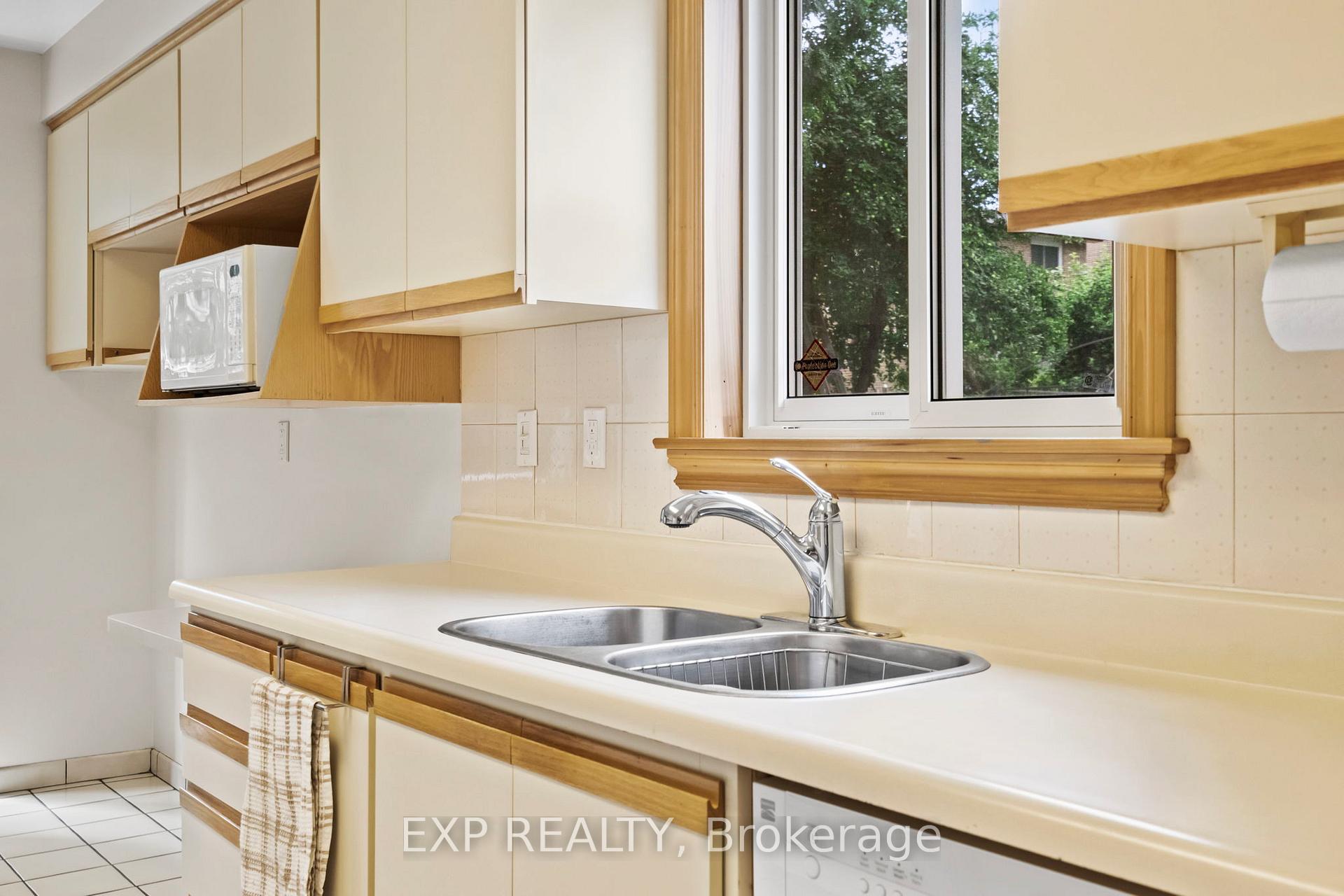 Photo 38 of 25 Lilac Avenue, Markham, Aileen-Willowbrook — HOMEH