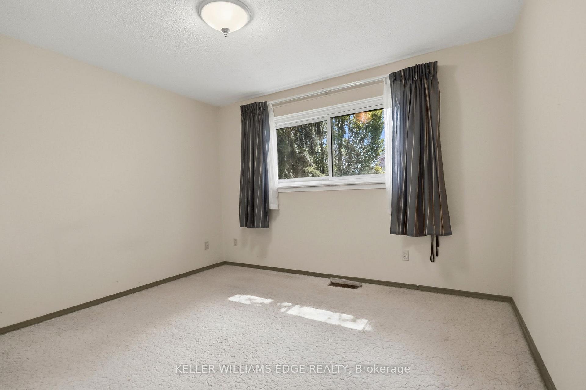 Photo 15 of 2410 Cavendish Drive, Burlington, Brant Hills — HOMEH