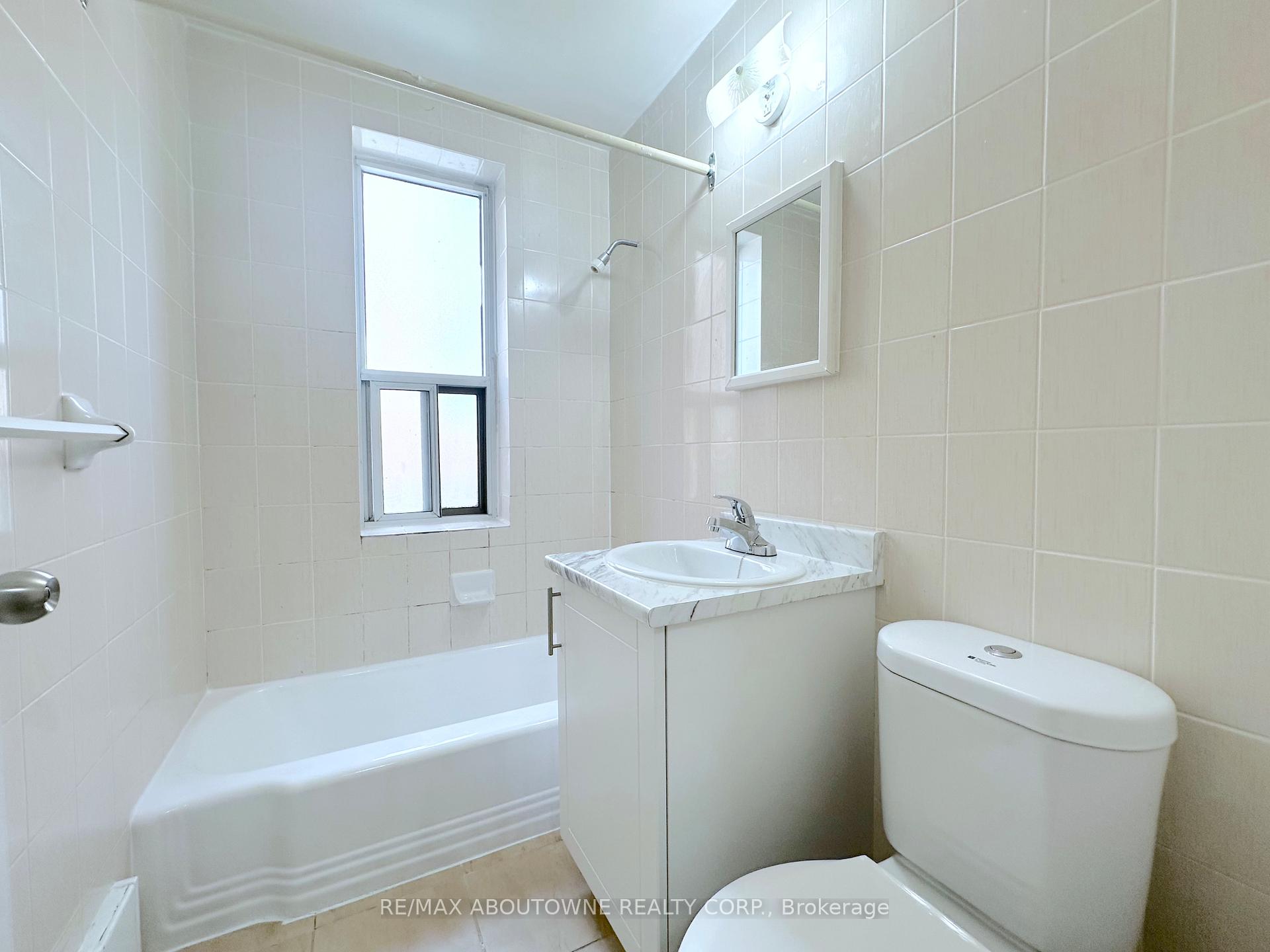 Photo 9 of Unit 104, 276 St Clair Avenue W, Toronto, Casa Loma — HOMEH