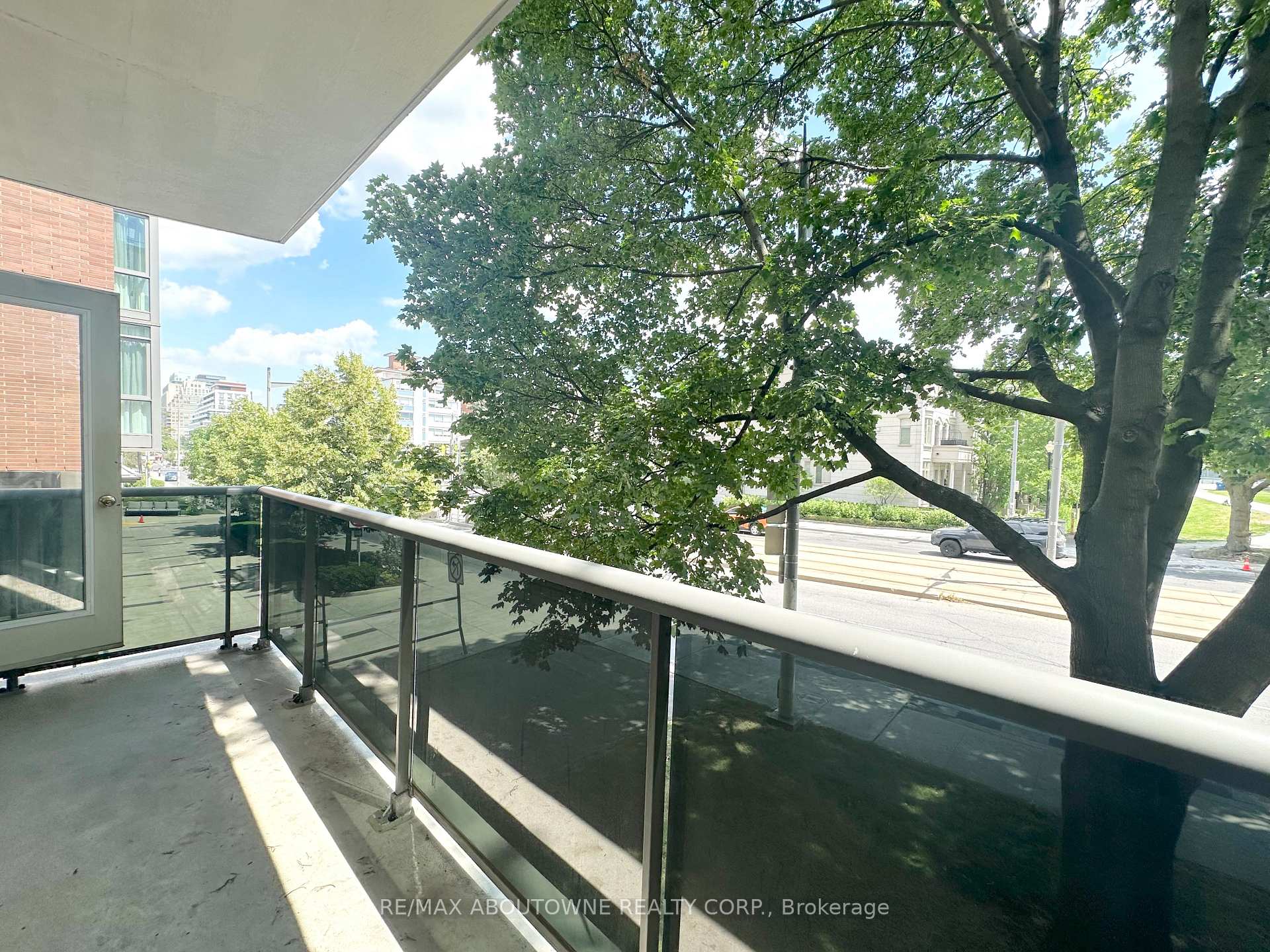 Photo 11 of Unit 104, 276 St Clair Avenue W, Toronto, Casa Loma — HOMEH