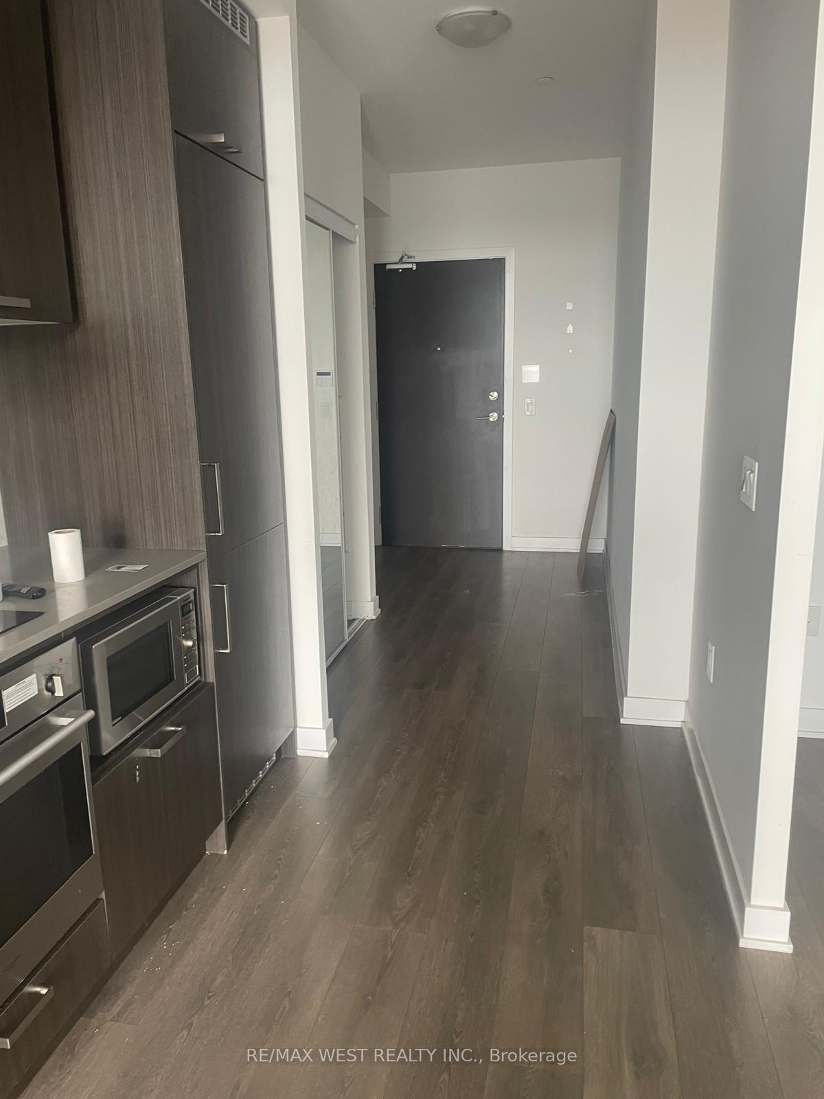 Photo 4 of Unit 1101, 10 Honeycrisp Crescent, Vaughan, Vaughan Corporate Centre — HOMEH