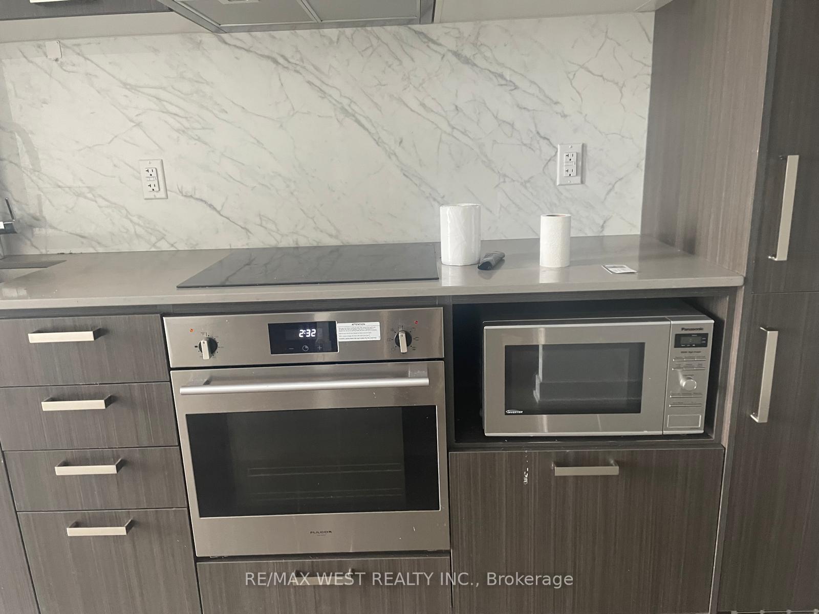 Photo 11 of Unit 1101, 10 Honeycrisp Crescent, Vaughan, Vaughan Corporate Centre — HOMEH
