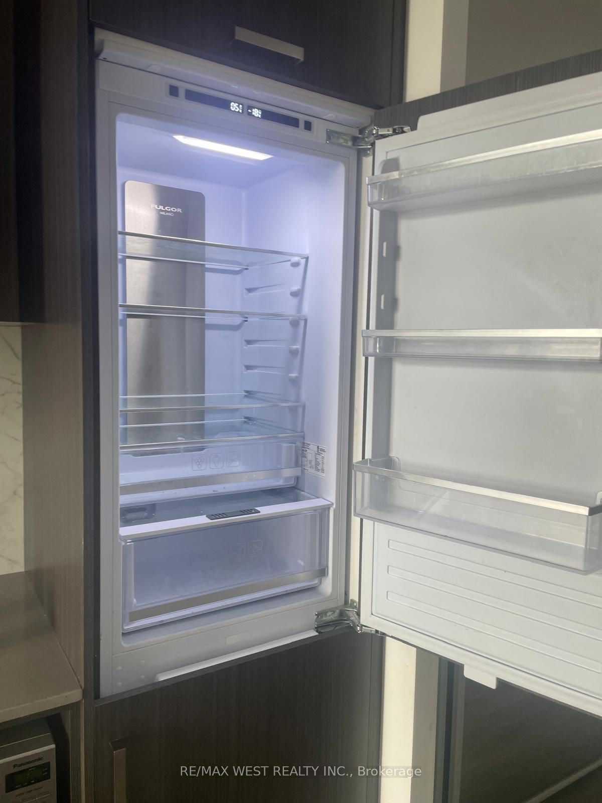 Photo 12 of Unit 1101, 10 Honeycrisp Crescent, Vaughan, Vaughan Corporate Centre — HOMEH