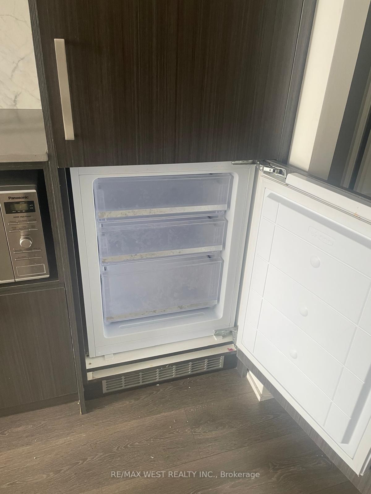 Photo 13 of Unit 1101, 10 Honeycrisp Crescent, Vaughan, Vaughan Corporate Centre — HOMEH