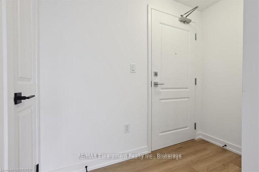 Photo 2 of Unit 423, 470 Dundas Street E, Hamilton, Waterdown — HOMEH