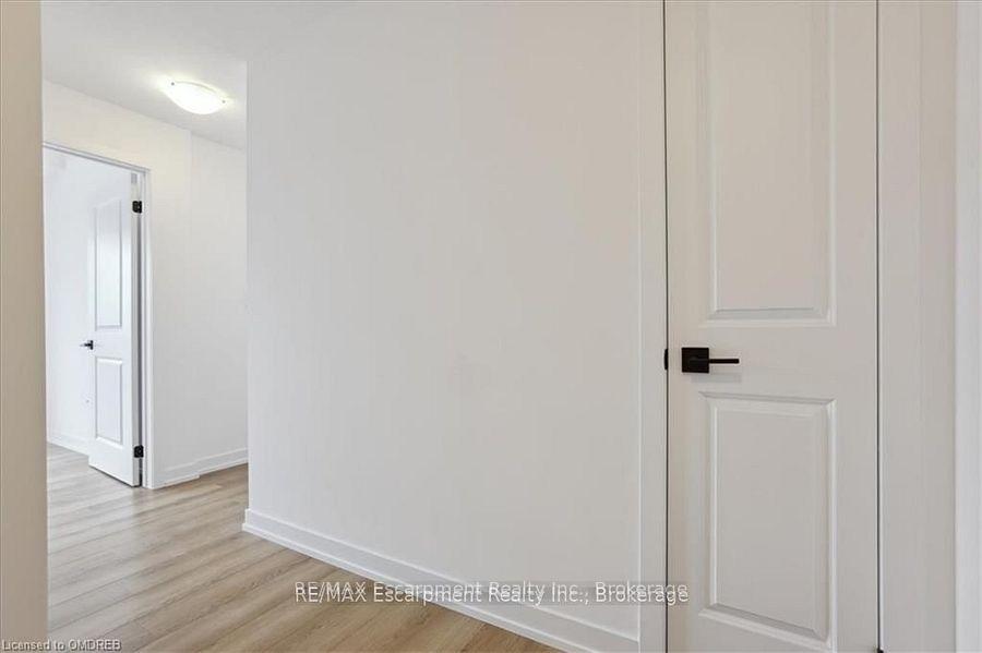 Photo 3 of Unit 423, 470 Dundas Street E, Hamilton, Waterdown — HOMEH