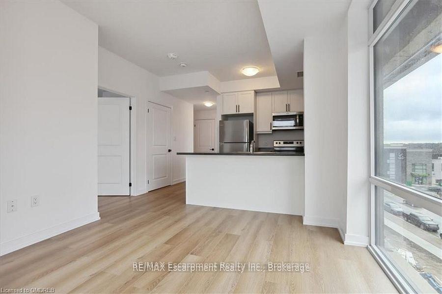 Photo 6 of Unit 423, 470 Dundas Street E, Hamilton, Waterdown — HOMEH