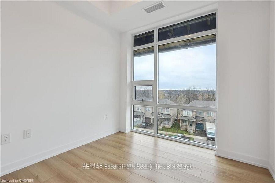 Photo 14 of Unit 423, 470 Dundas Street E, Hamilton, Waterdown — HOMEH
