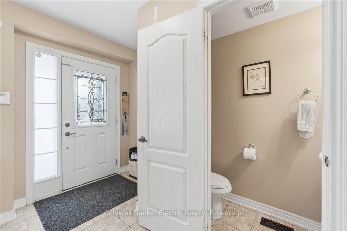 Photo 2 of 665 Heritage Trail, Peterborough, Northcrest Ward 5 — HOMEH