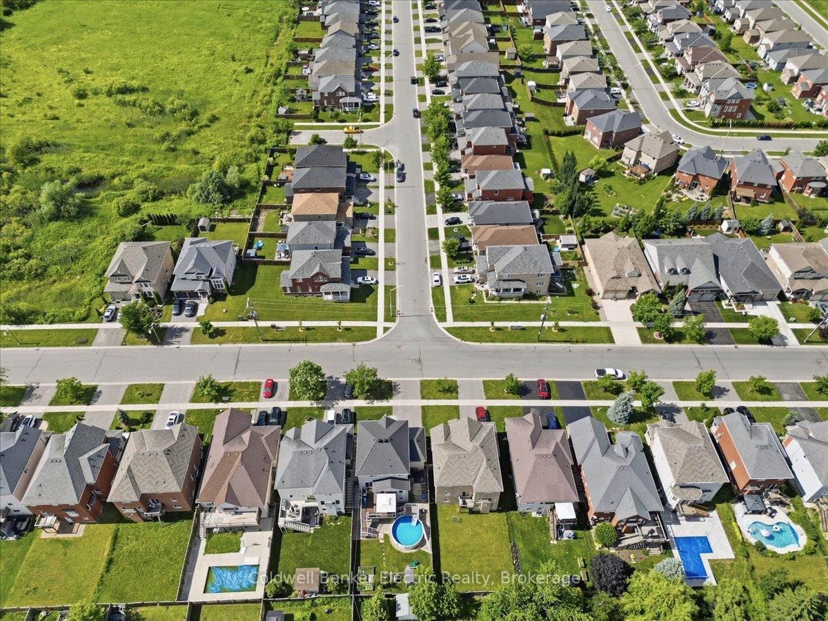 Photo 39 of 665 Heritage Trail, Peterborough, Northcrest Ward 5 — HOMEH