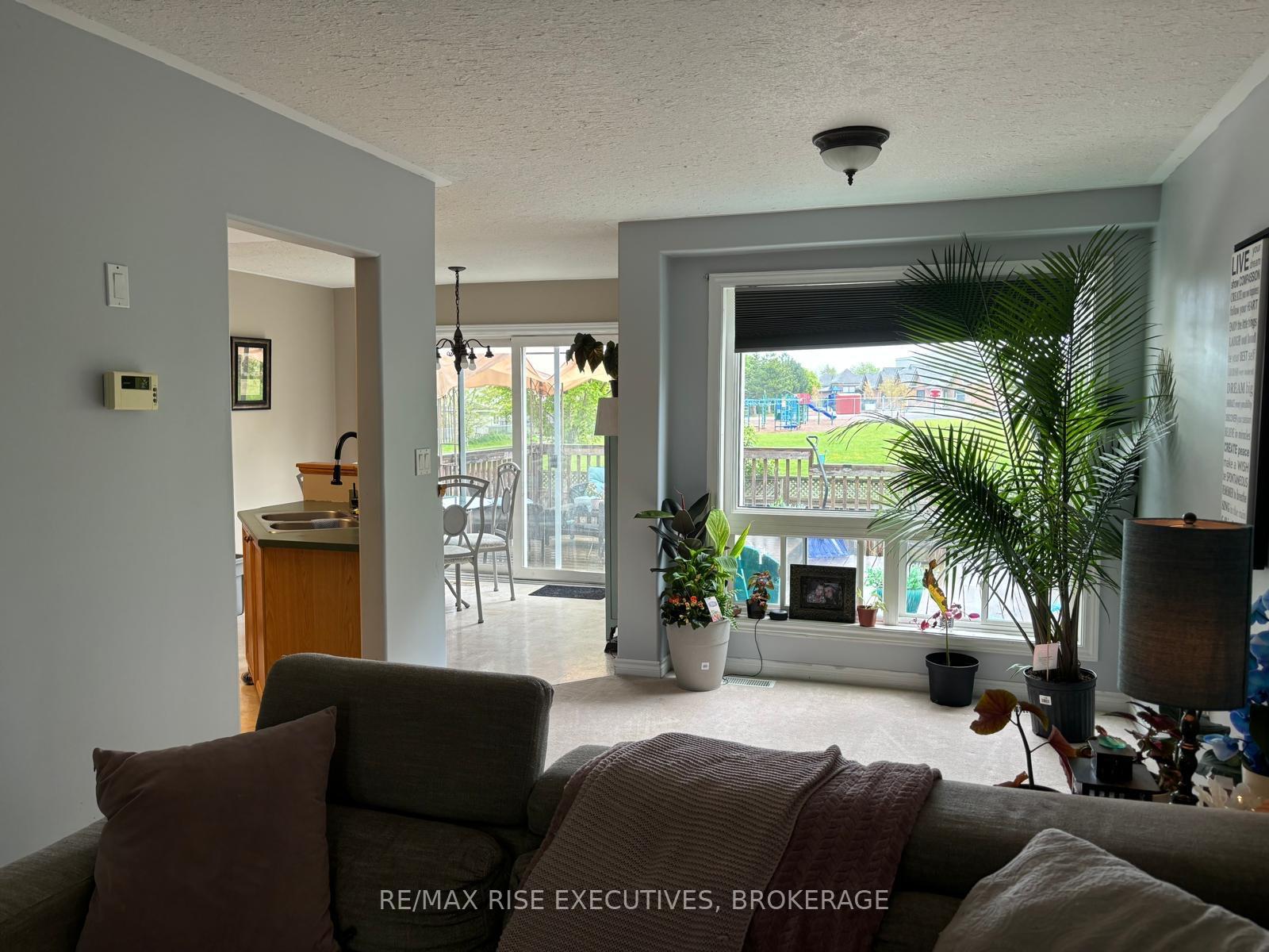 Photo 7 of 1872 Berrywood Crescent, Kingston, City Northwest — HOMEH