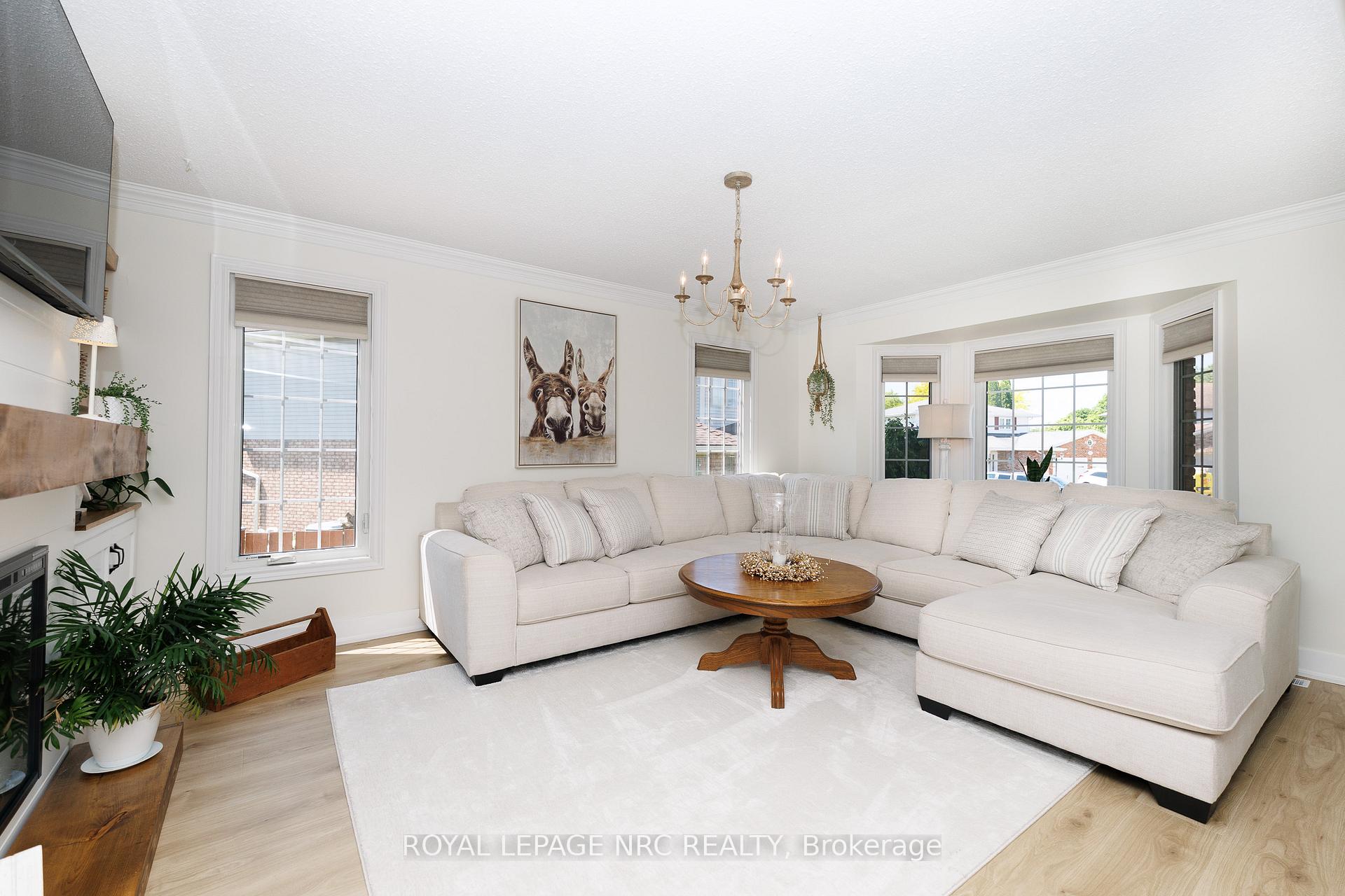 Photo 4 of 27 Bahama Bay, St. Catharines, Bunting/Linwell — HOMEH