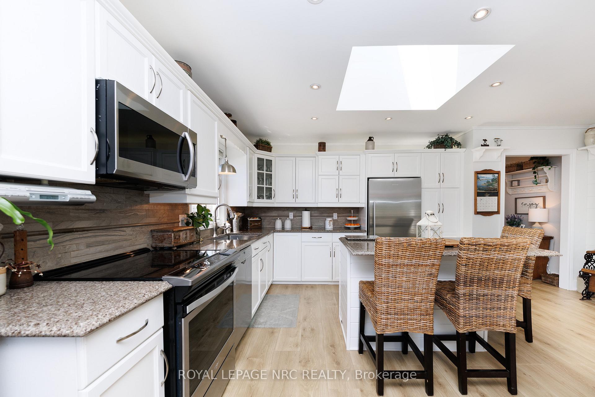 Photo 10 of 27 Bahama Bay, St. Catharines, Bunting/Linwell — HOMEH