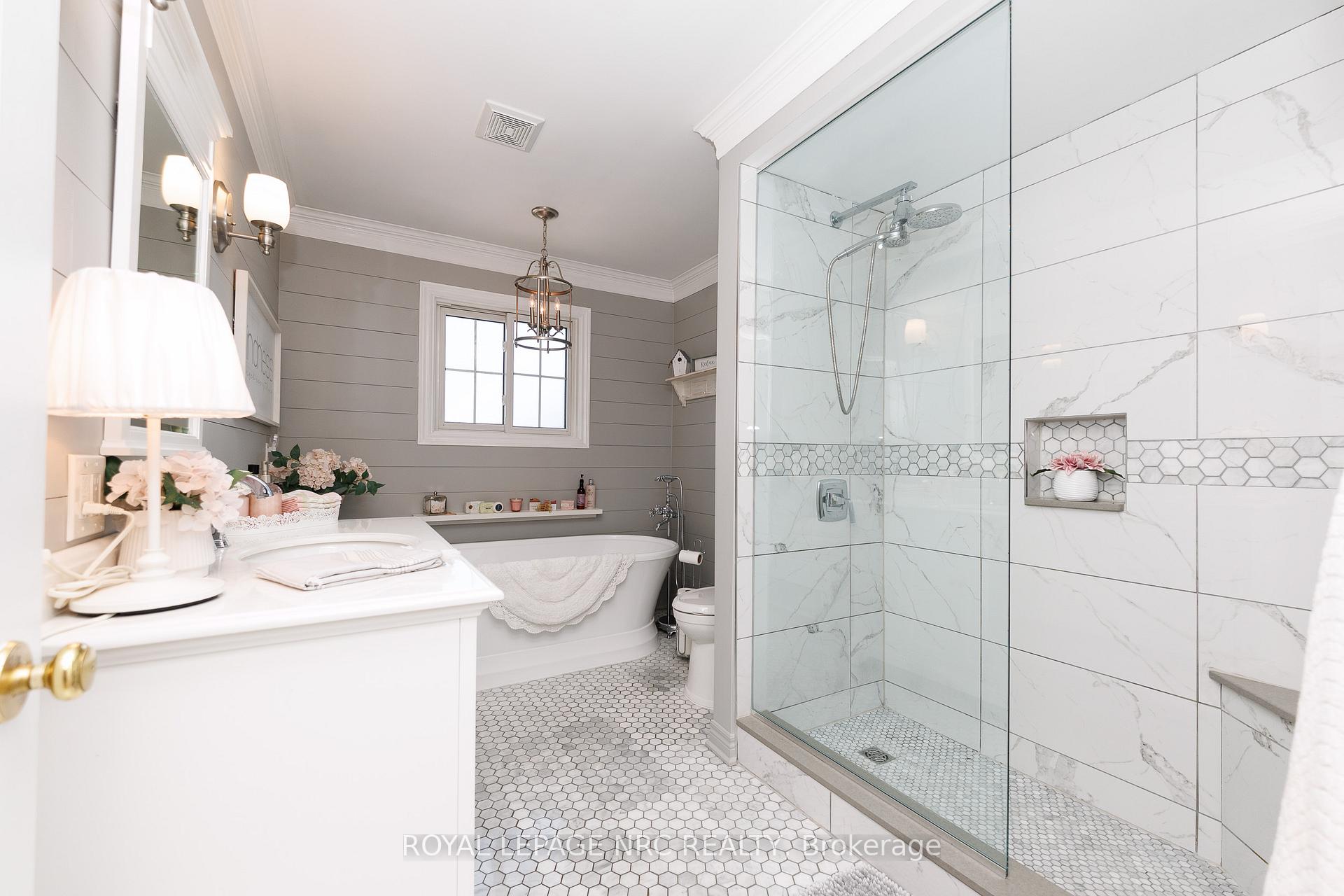 Photo 16 of 27 Bahama Bay, St. Catharines, Bunting/Linwell — HOMEH